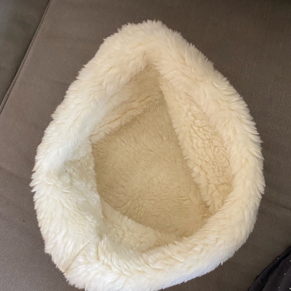 NWOT Bucket hat in very soft suede with floral design. - Picture 2 of 3